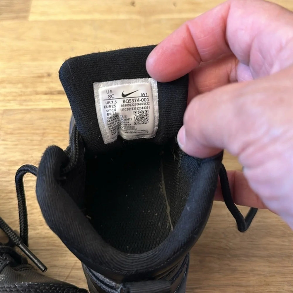 NIKE Manoa sneaker boots